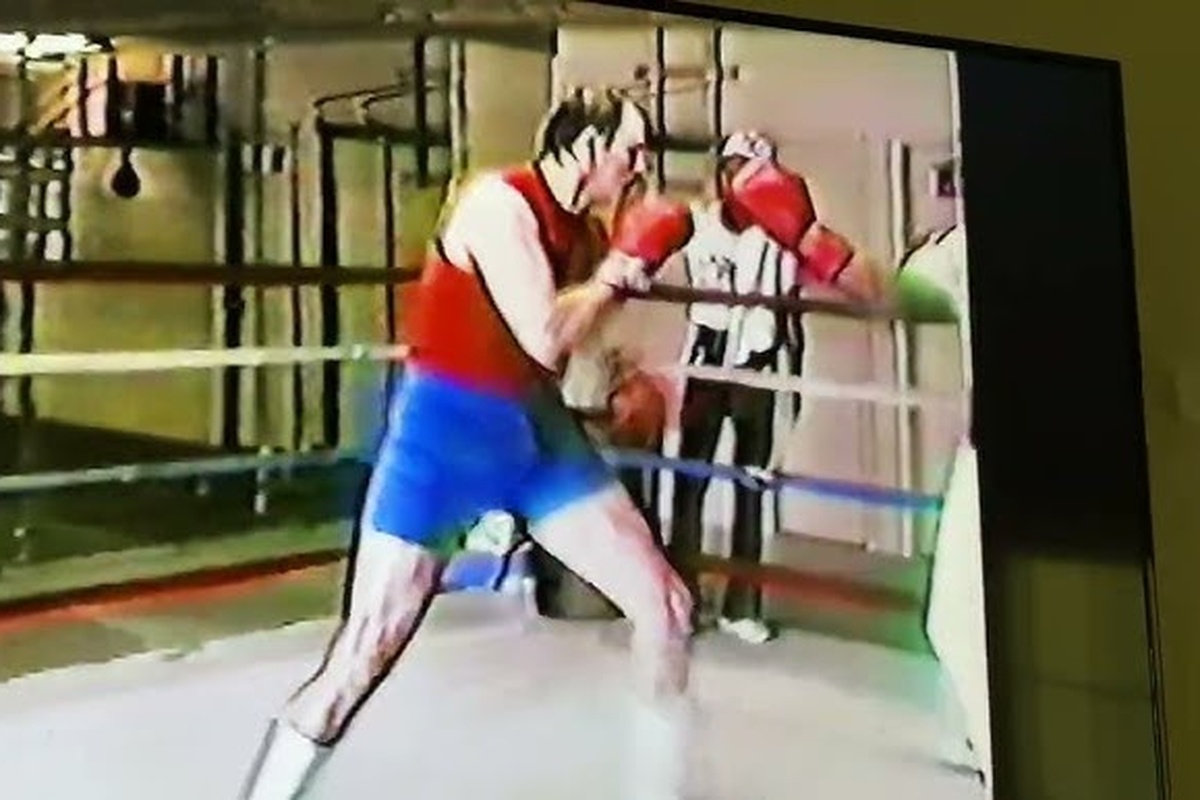 Jay Dehmalo sparring WBC Champ Trevor Berbick - 1200x800